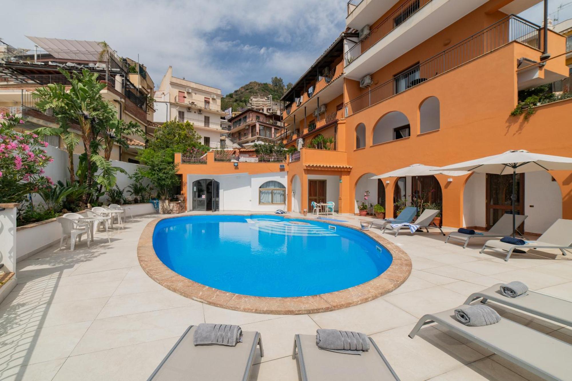 Bed and Breakfast Casa Pertosa Taormina Exterior foto