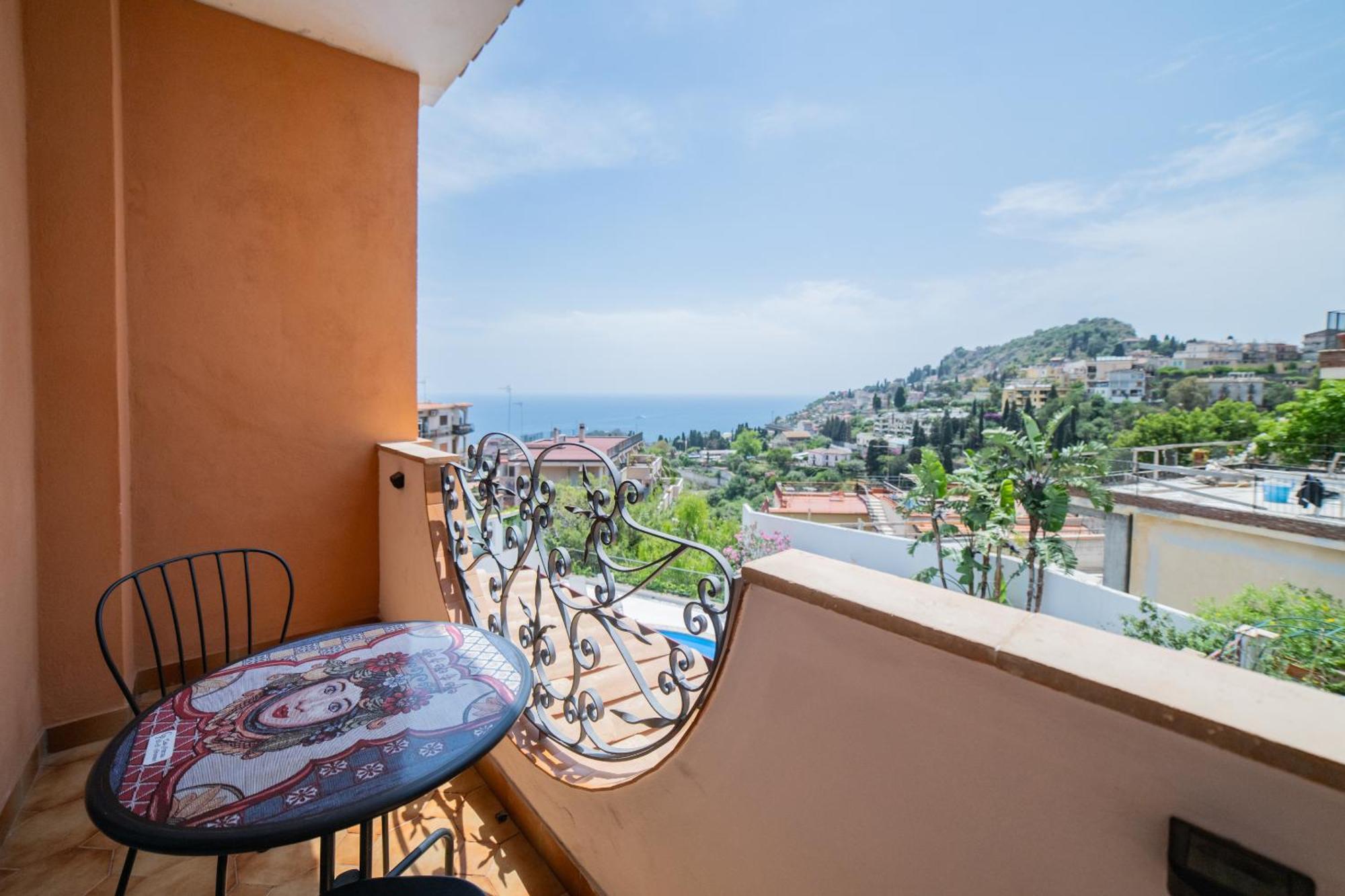 Bed and Breakfast Casa Pertosa Taormina Exterior foto